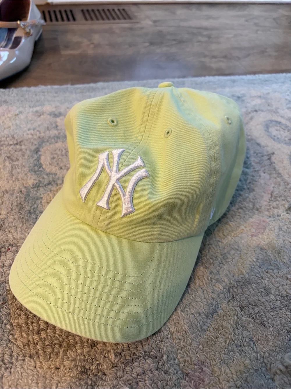 New York Yankees Light Green Baseball Cap with White Logo